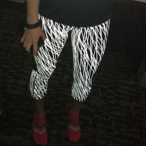 Calvin Klein *reflective* crop leggings
